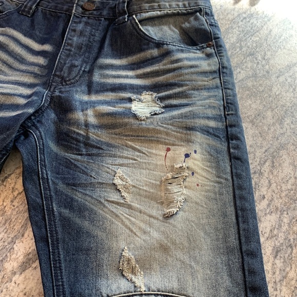 Distressed jeans - Picture 7 of 13